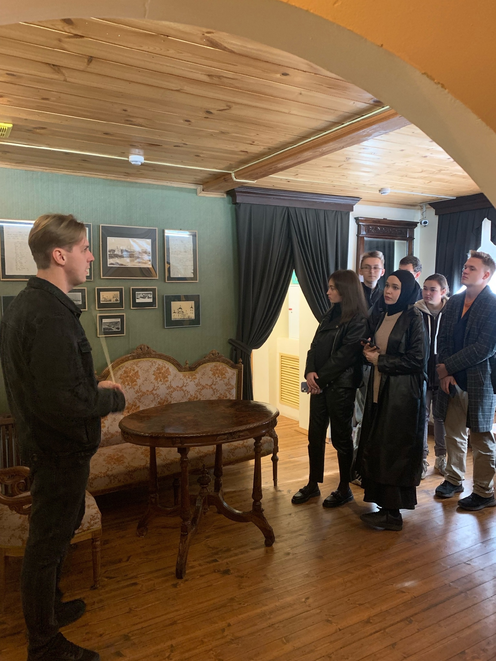 6 октября 2023 года года студенты-историки группы 21ИПО1 (куратор – проф. В. В. Ставицкий) на кураторском часе посетили Музей В.О. Ключевского